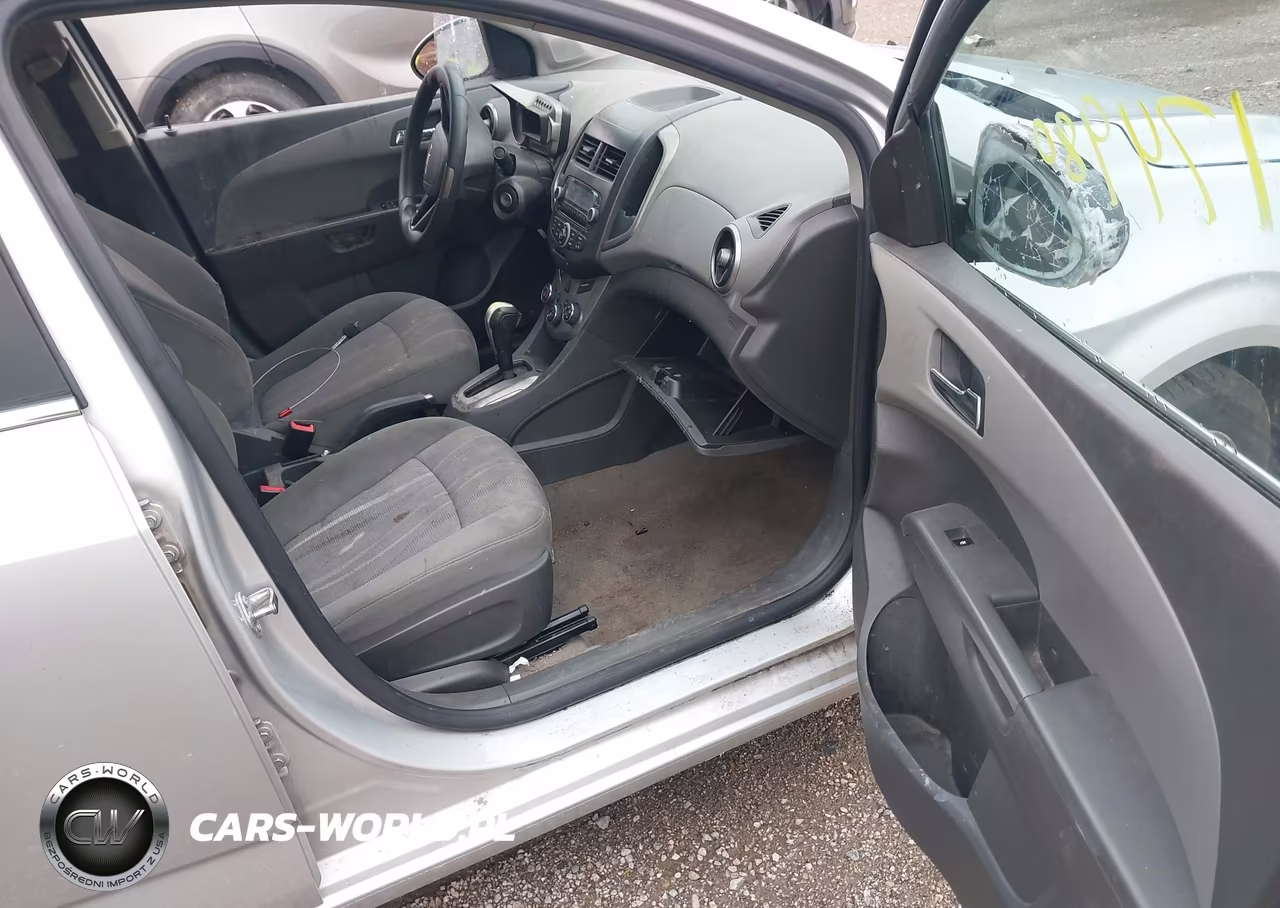 2015 Chevrolet Sonic Lt Auto VIN:1G1JC5SG9F4201439 - 5