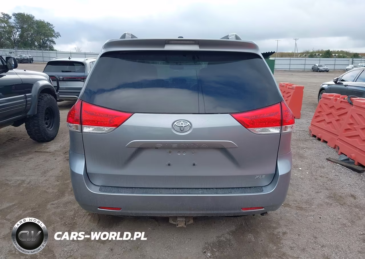 2013 Toyota Sienna Xle V6 8 Passenger VIN:5TDYK3DCXDS360012 - 16