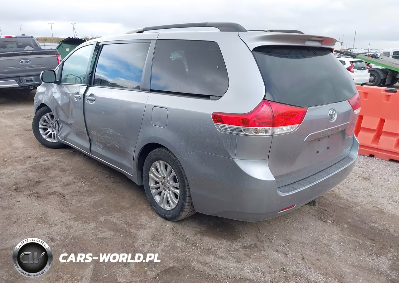 2013 Toyota Sienna Xle V6 8 Passenger VIN:5TDYK3DCXDS360012 - 3