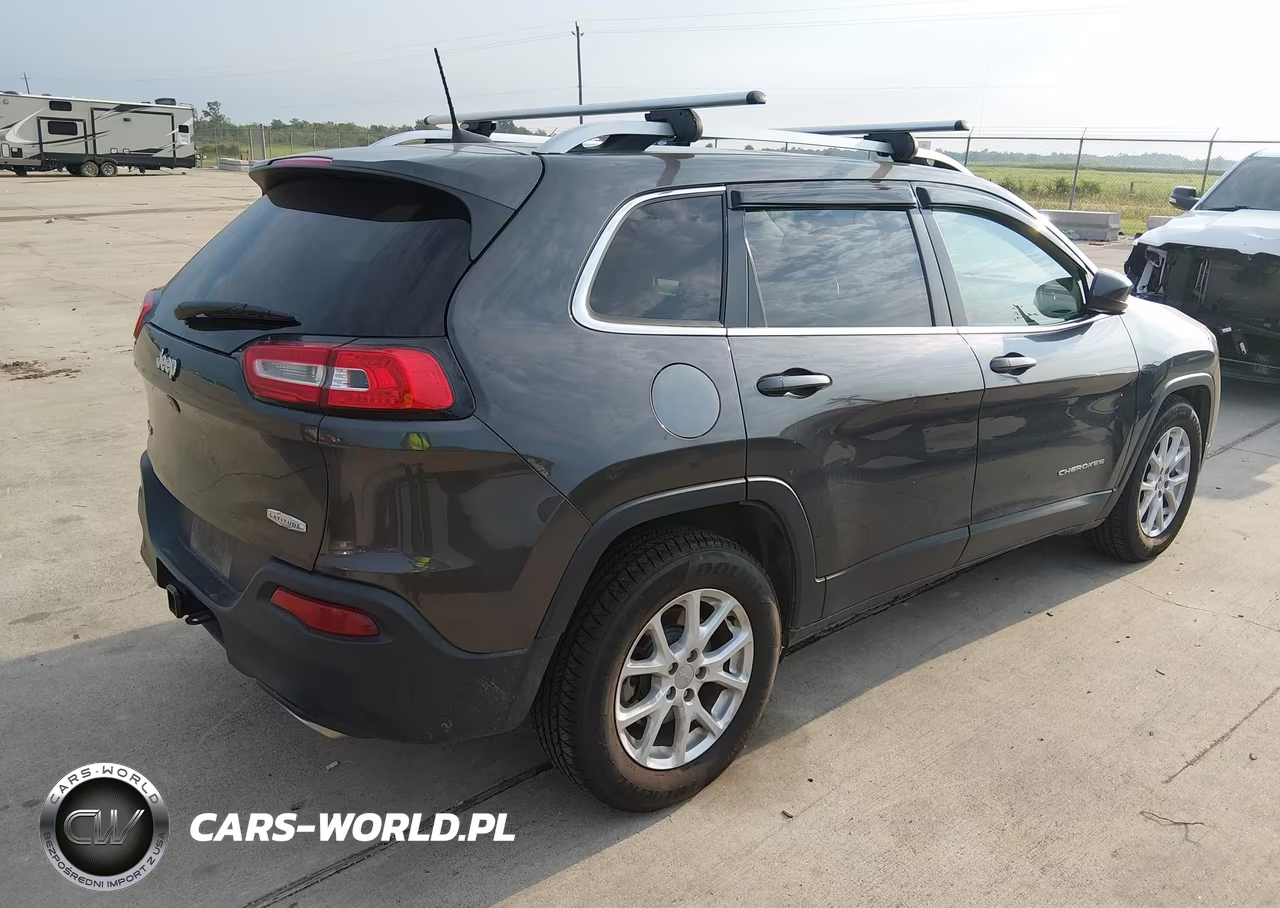 2016 Jeep Cherokee Latitude VIN:1C4PJMCS1GW283399 - 4