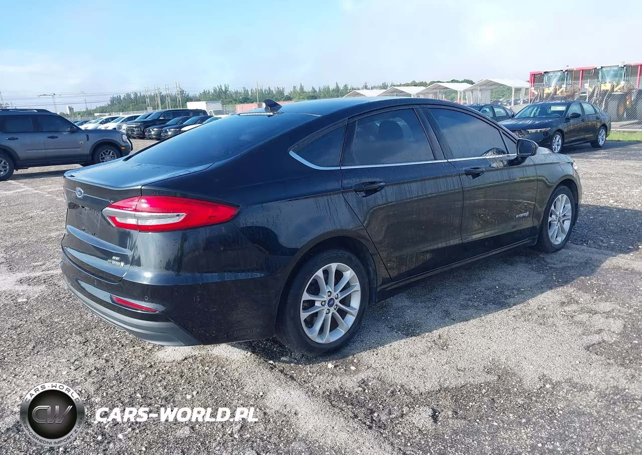 2019 Ford Fusion Hybrid Se VIN:3FA6P0LU3KR258641 - 4