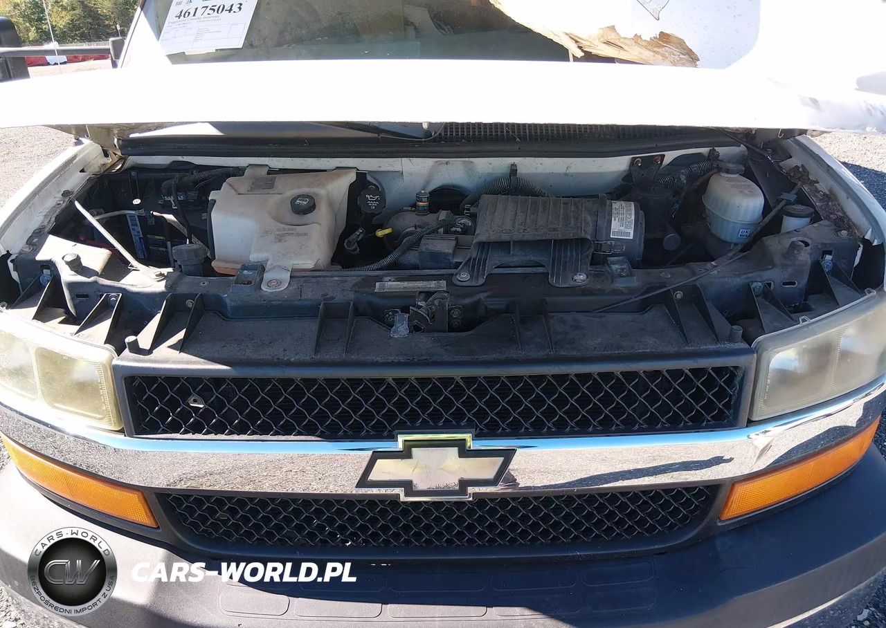 2004 Chevrolet Express Cutaway Base W-C7L-C7N VIN:1GBJG31U141178460 - 10