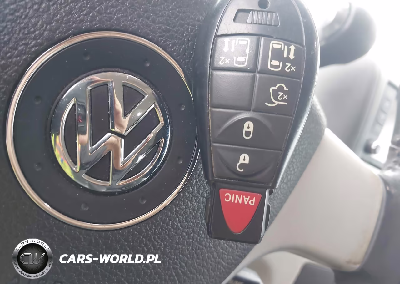 2010 Volkswagen Routan Se VIN:2V4RW3D1XAR202271 - 11