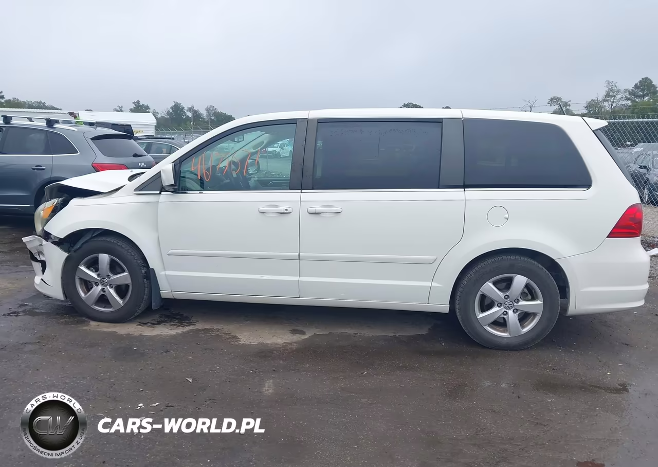 2010 Volkswagen Routan Se VIN:2V4RW3D1XAR202271 - 14