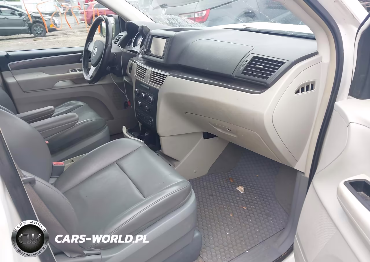 2010 Volkswagen Routan Se VIN:2V4RW3D1XAR202271 - 5