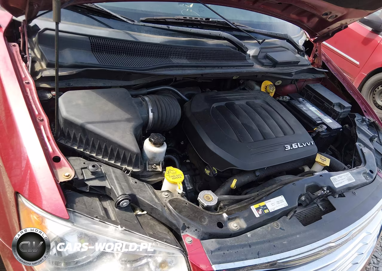 2016 Chrysler Town & Country Touring VIN:2C4RC1BG8GR118635 - 10