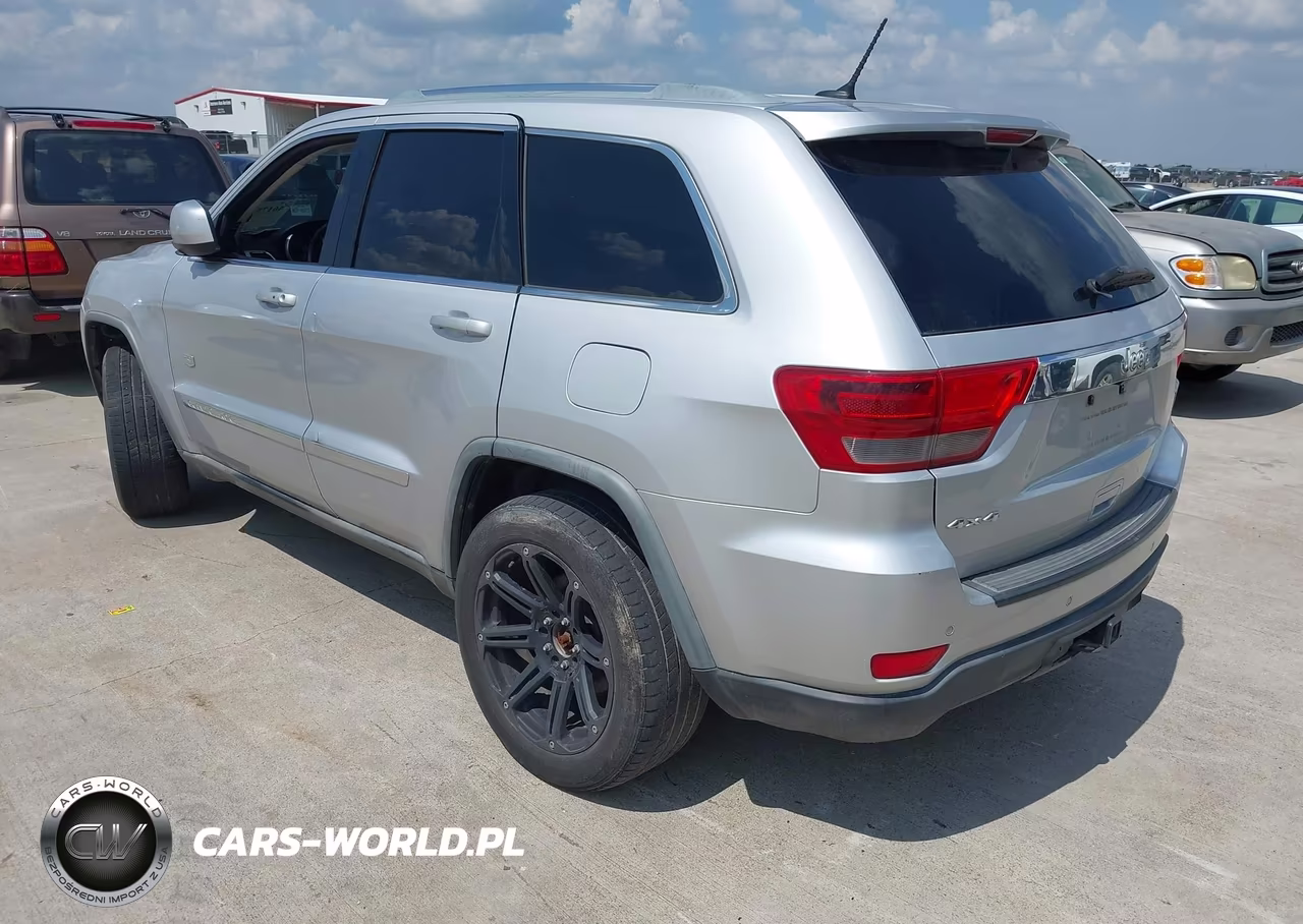 2011 Jeep Grand Cherokee Laredo VIN:1J4RR4GG0BC676354 - 3
