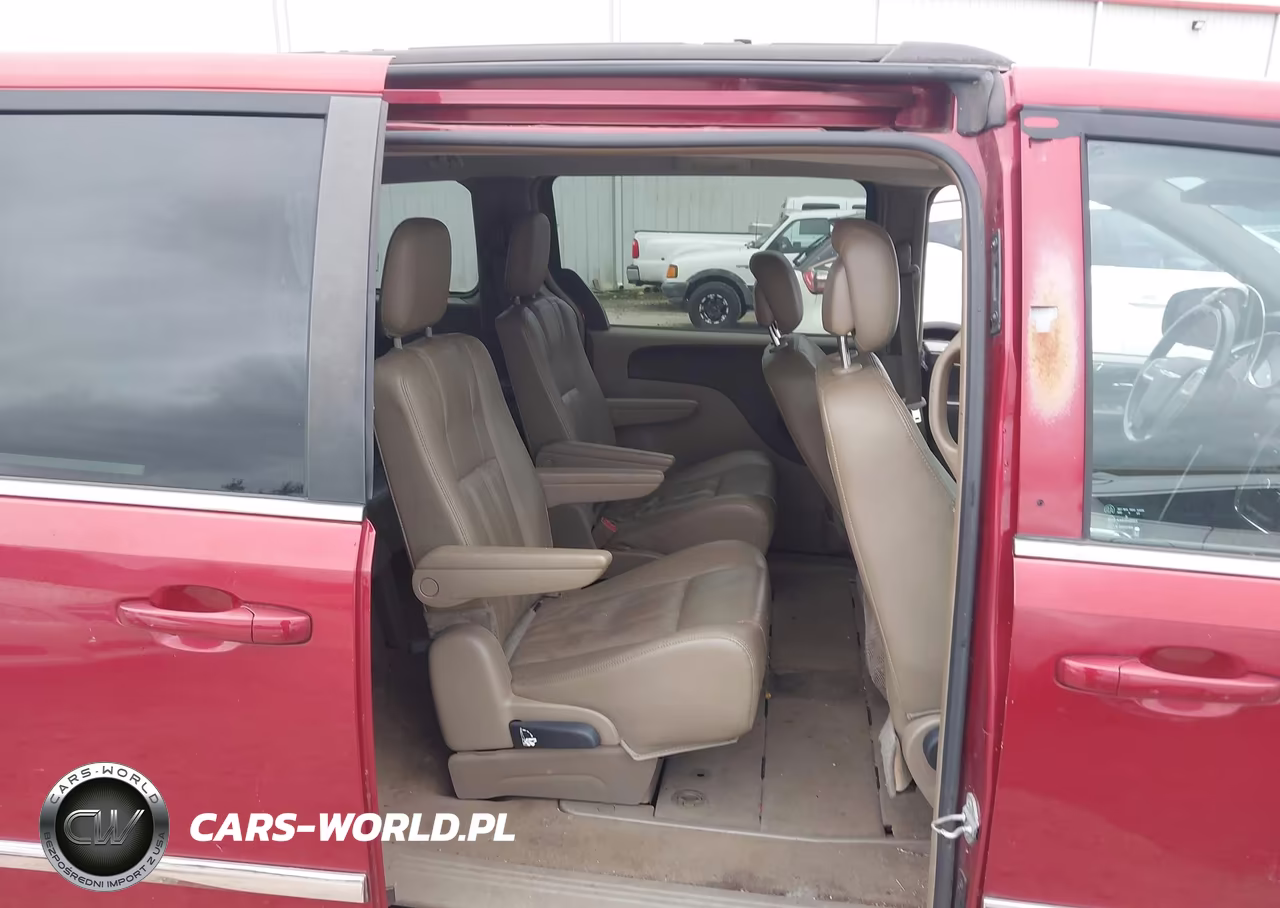 2015 Chrysler Town & Country Touring VIN:2C4RC1BG9FR695592 - 8