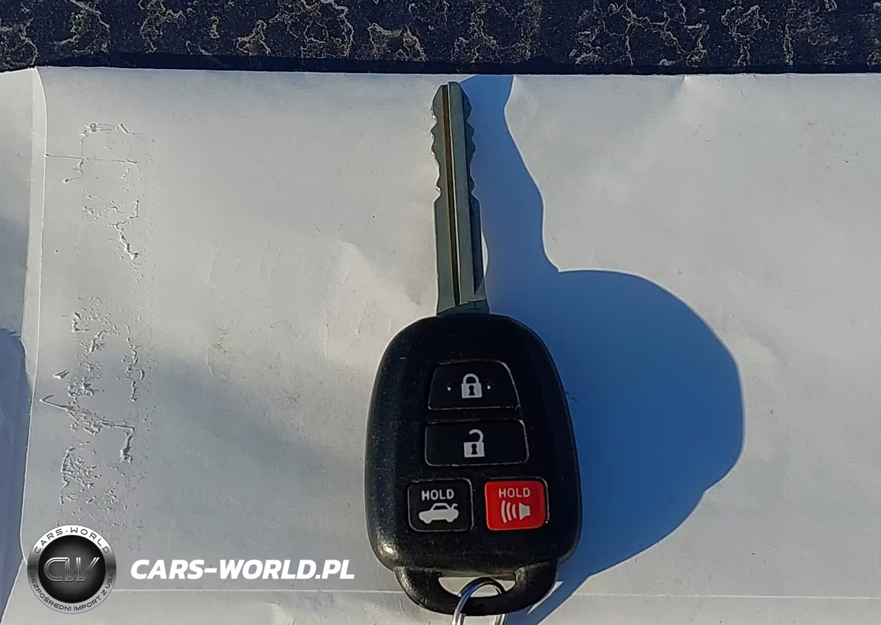 2016 Toyota Camry Le VIN:4T1BF1FK5GU123068 - 11