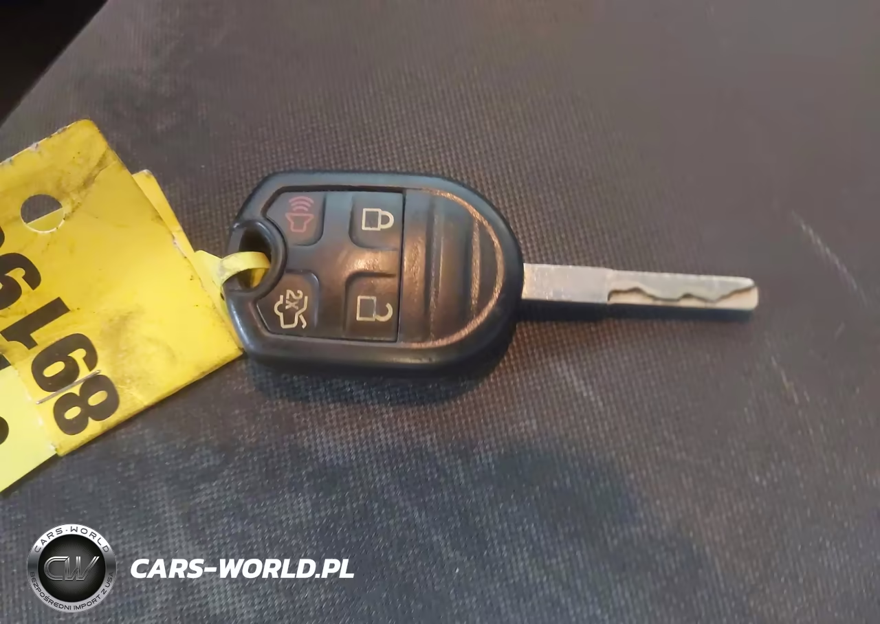 2016 Ford Fiesta S VIN:3FADP4AJ8GM144551 - 11