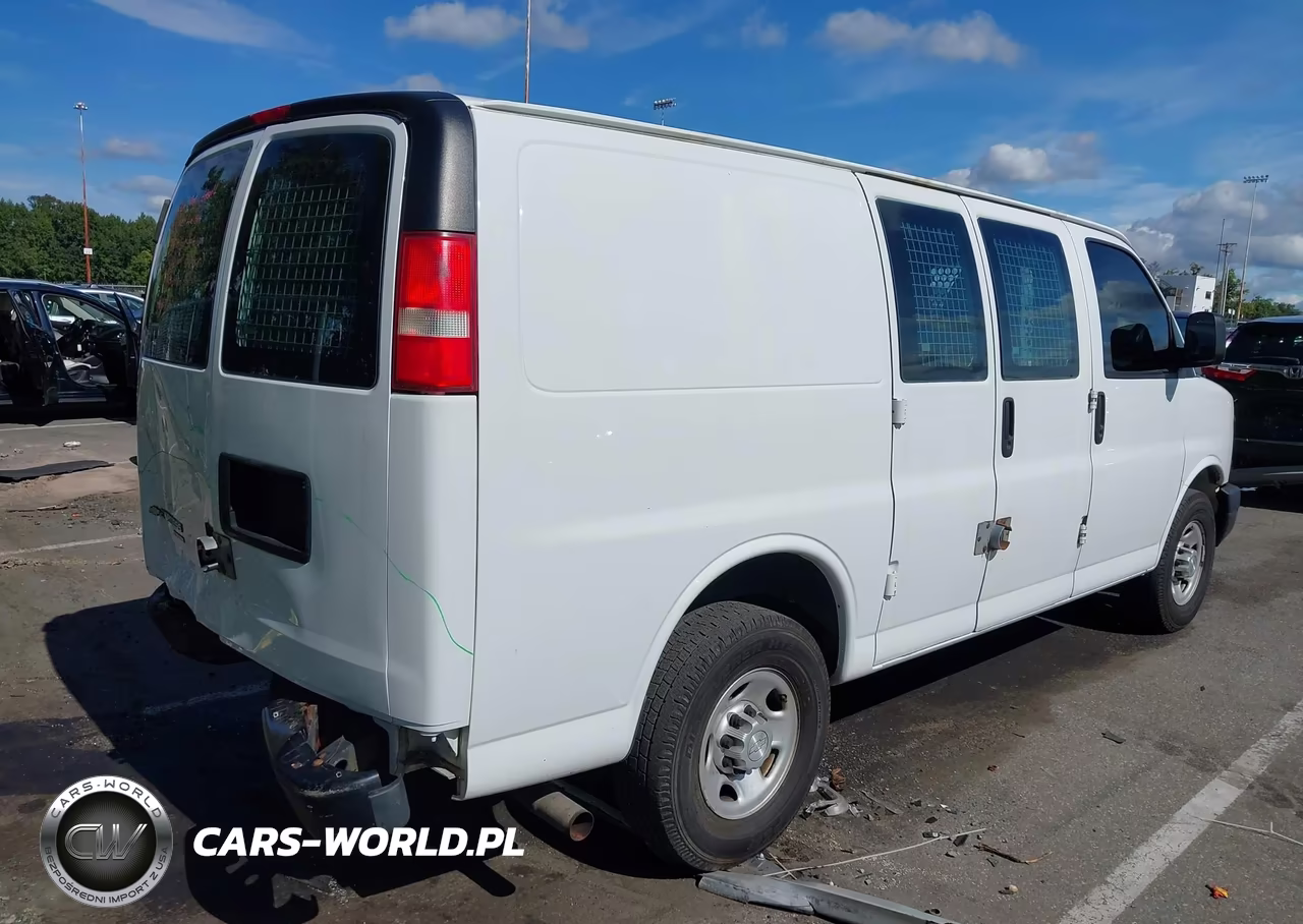 2015 Chevrolet Express 2500 Work Van VIN:1GCWGFCF0F1260619 - 4