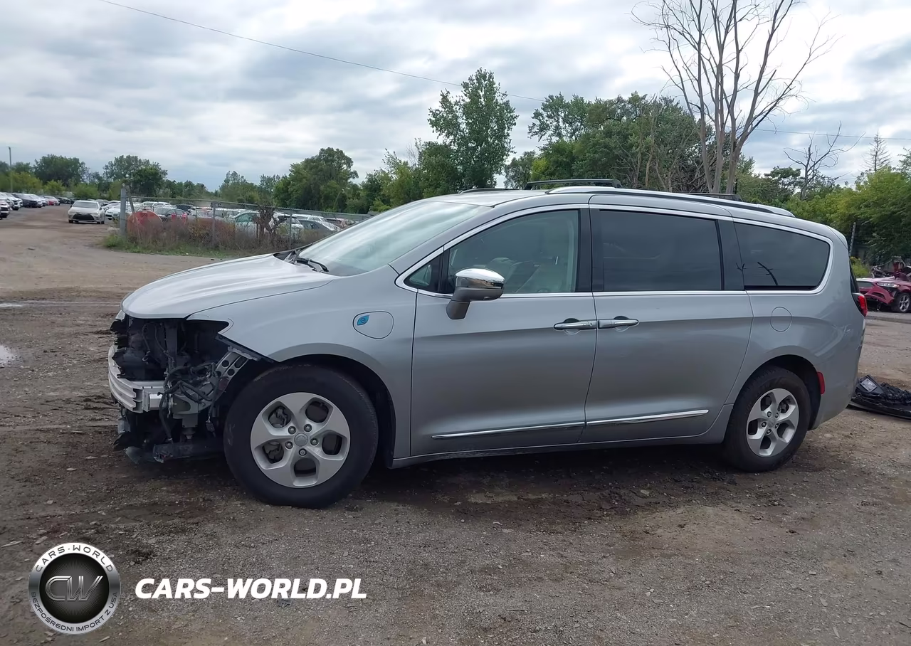 2017 Chrysler Pacifica Ehybrid Platinum VIN:2C4RC1N70HR798205 - 14