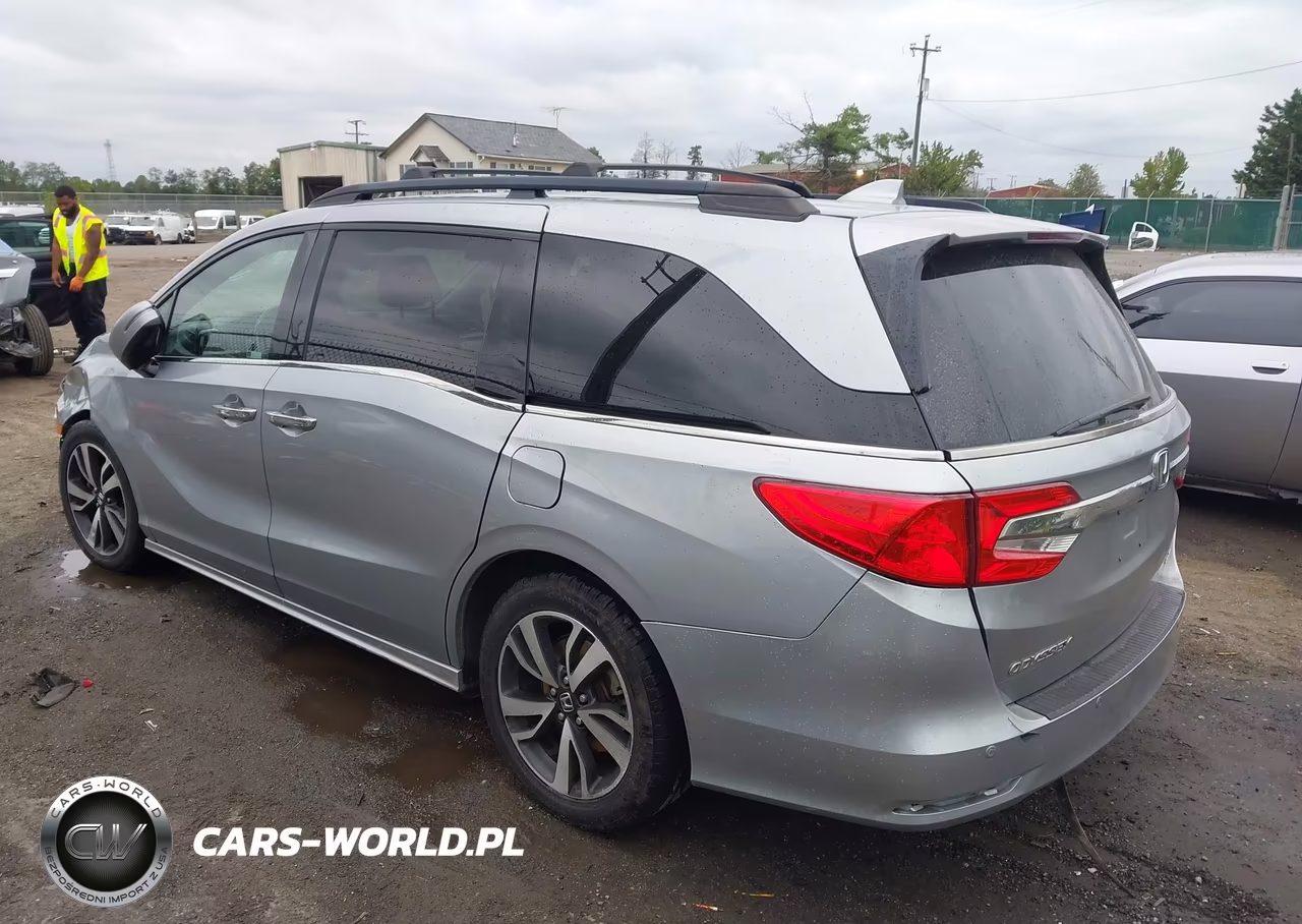 2019 Honda Odyssey Elite VIN:5FNRL6H95KB097639 - 3