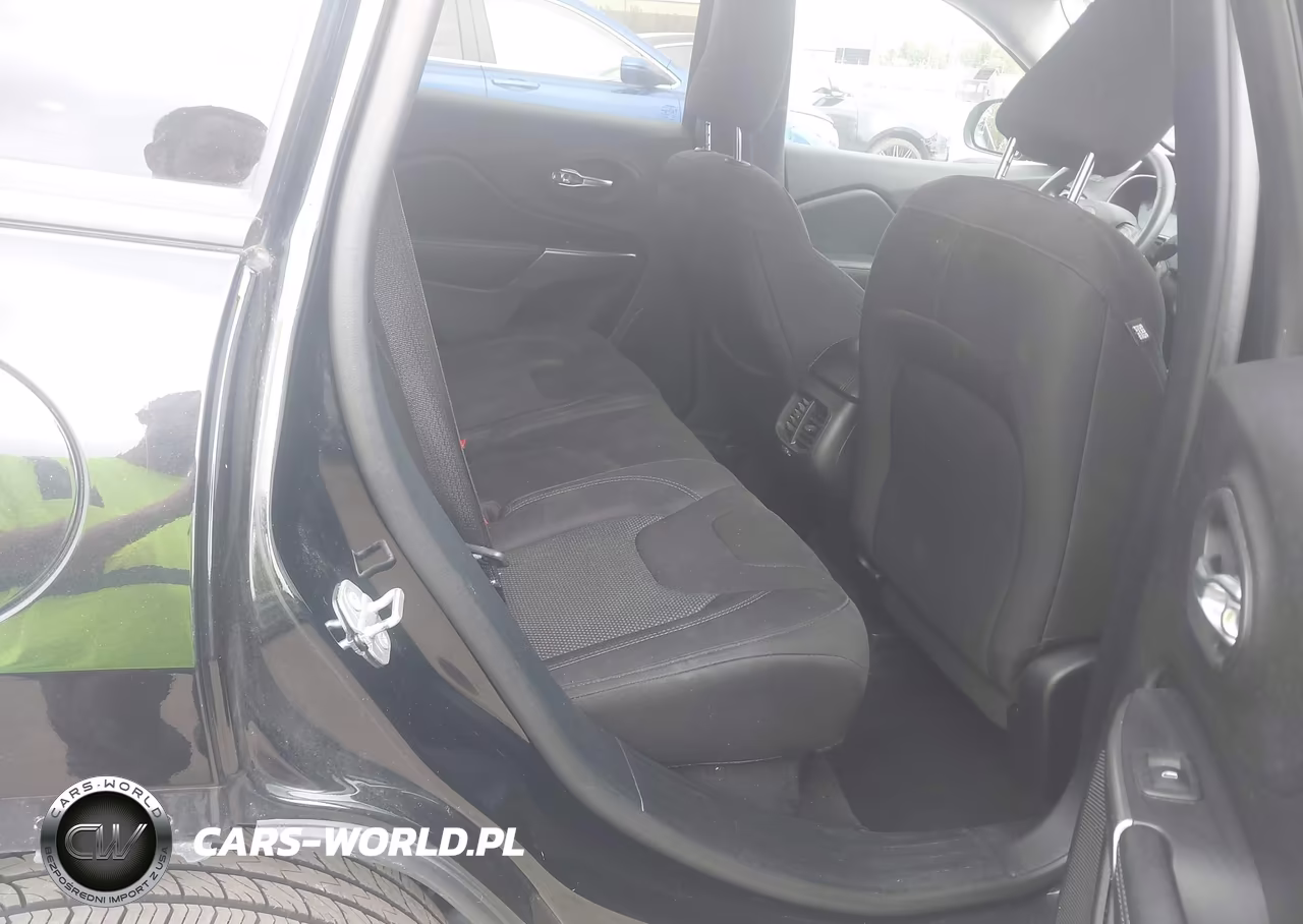 2020 Jeep Cherokee Latitude Fwd VIN:1C4PJLCB7LD565353 - 8