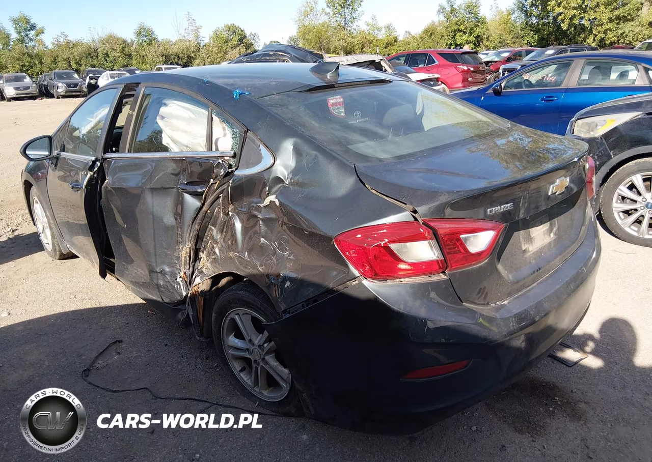 2018 Chevrolet Cruze Lt Auto VIN:1G1BE5SM0J7185045 - 3