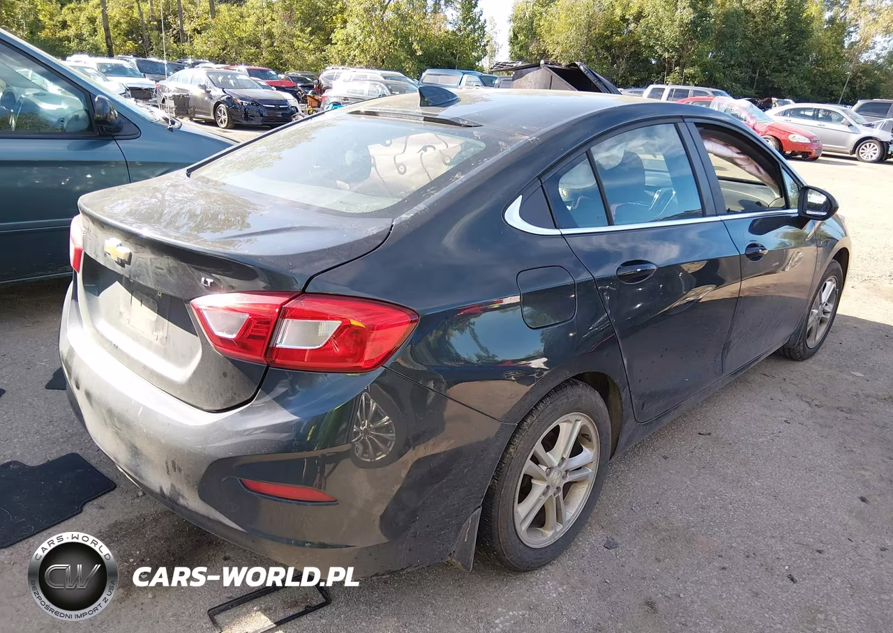 2018 Chevrolet Cruze Lt Auto VIN:1G1BE5SM0J7185045 - 4