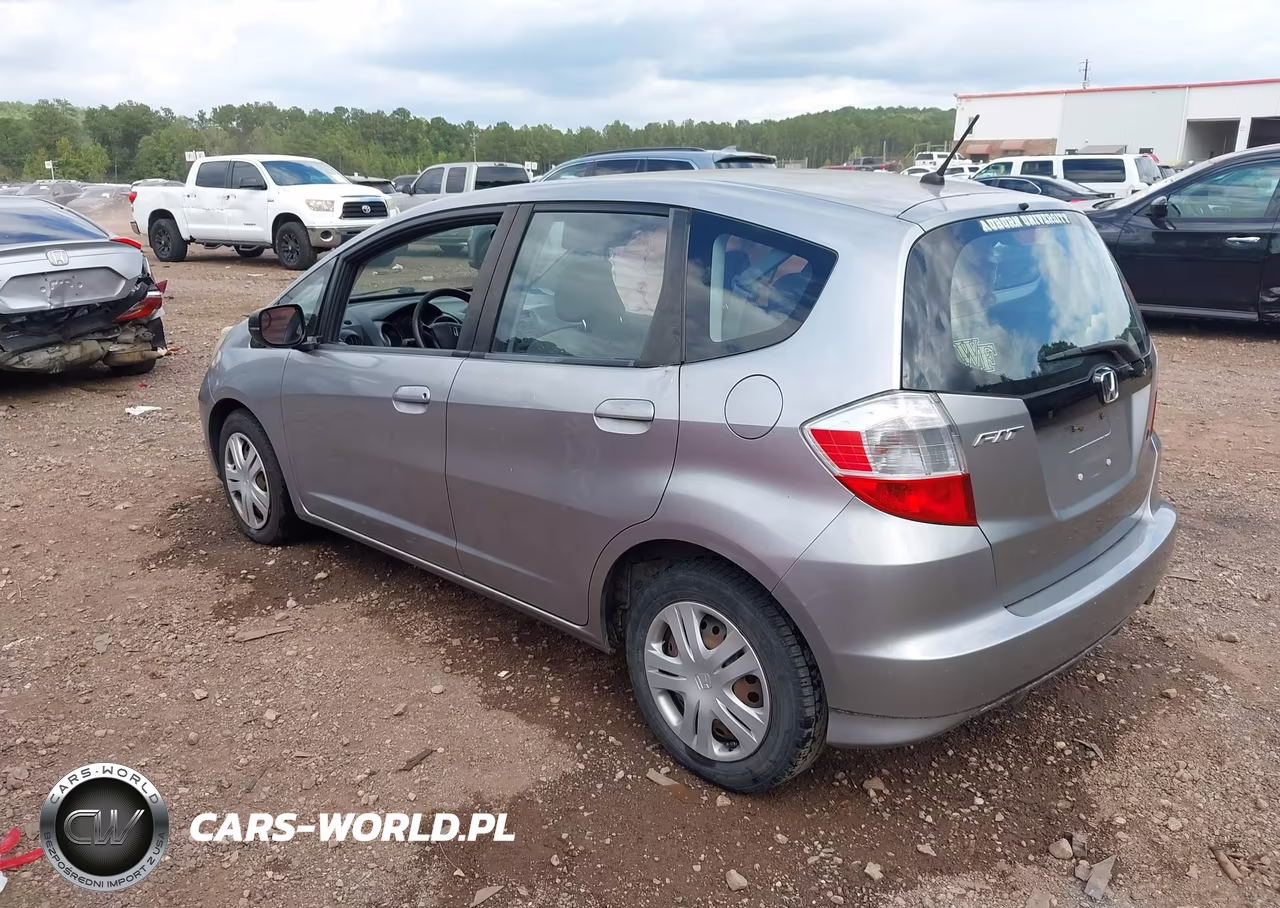 2010 Honda Fit VIN:JHMGE8G20AS011381 - 3