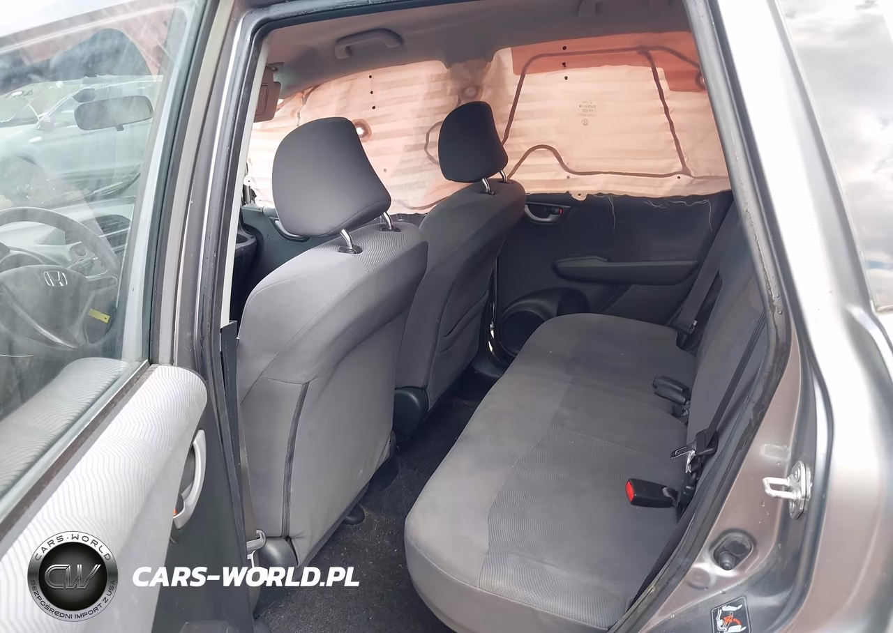 2010 Honda Fit VIN:JHMGE8G20AS011381 - 8