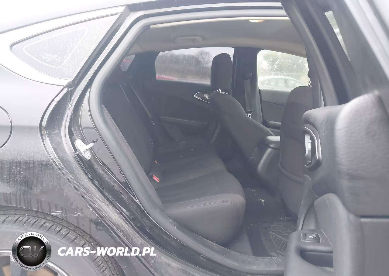 2015 Chrysler 200 Limited VIN:1C3CCCAB7FN713175 - 8