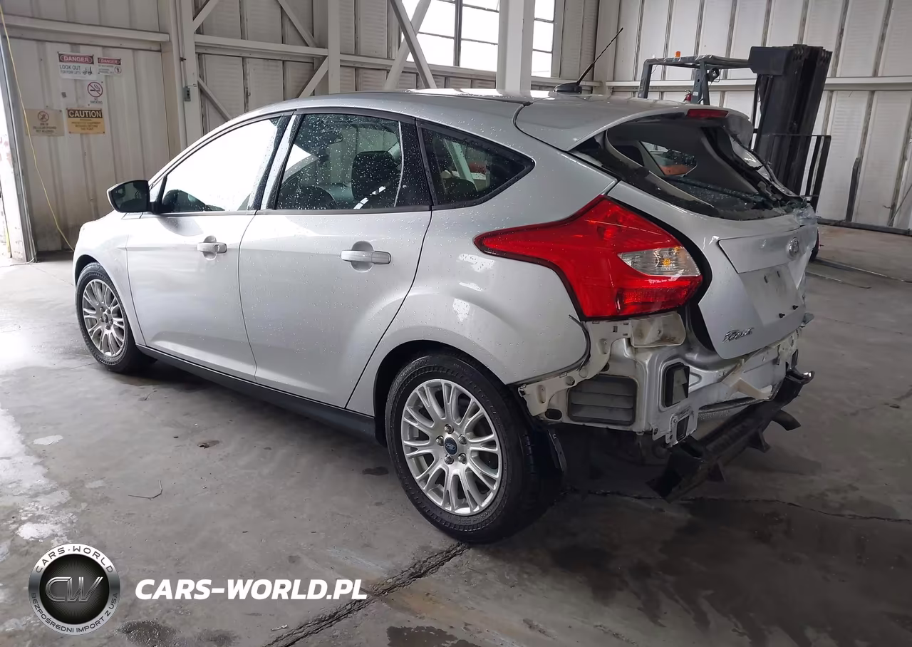 2012 Ford Focus Se VIN:1FAHP3K21CL348199 - 3