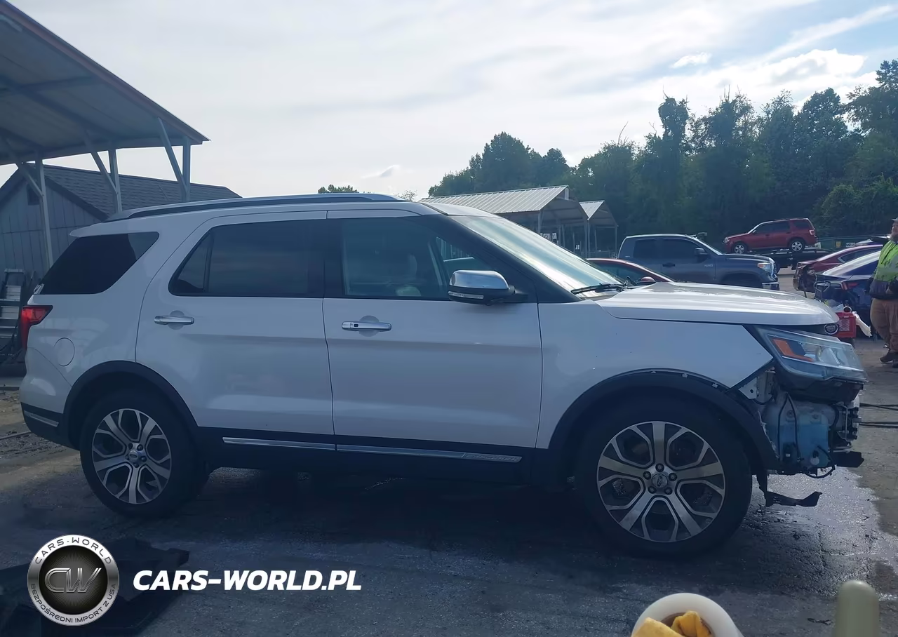 2018 Ford Explorer Platinum VIN:1FM5K8HTXJGC34731 - 14