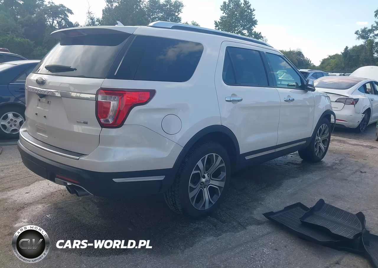 2018 Ford Explorer Platinum VIN:1FM5K8HTXJGC34731 - 4