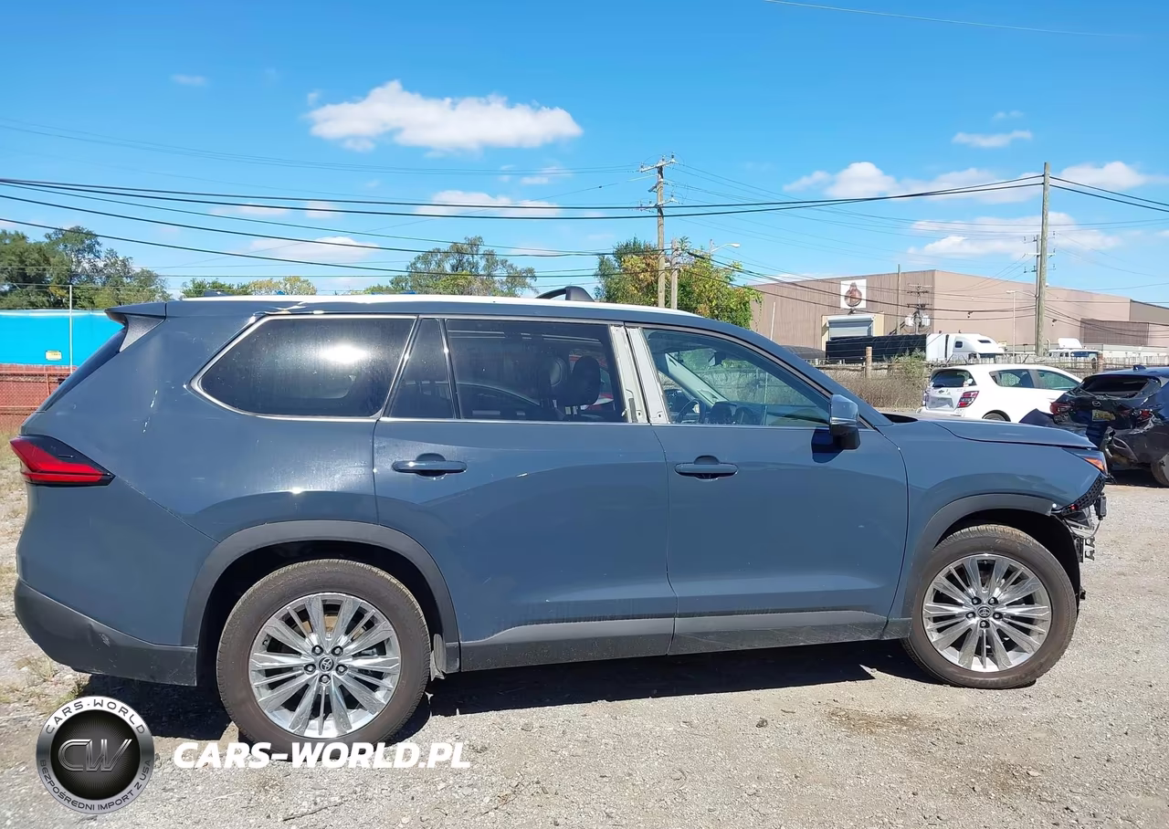 2024 Toyota Grand Highlander Platinum VIN:5TDAAAB56RS045440 - 13