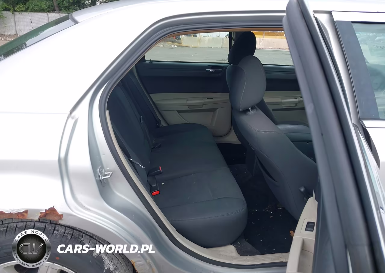 2007 Chrysler 300 VIN:2C3LA43R47H840756 - 8