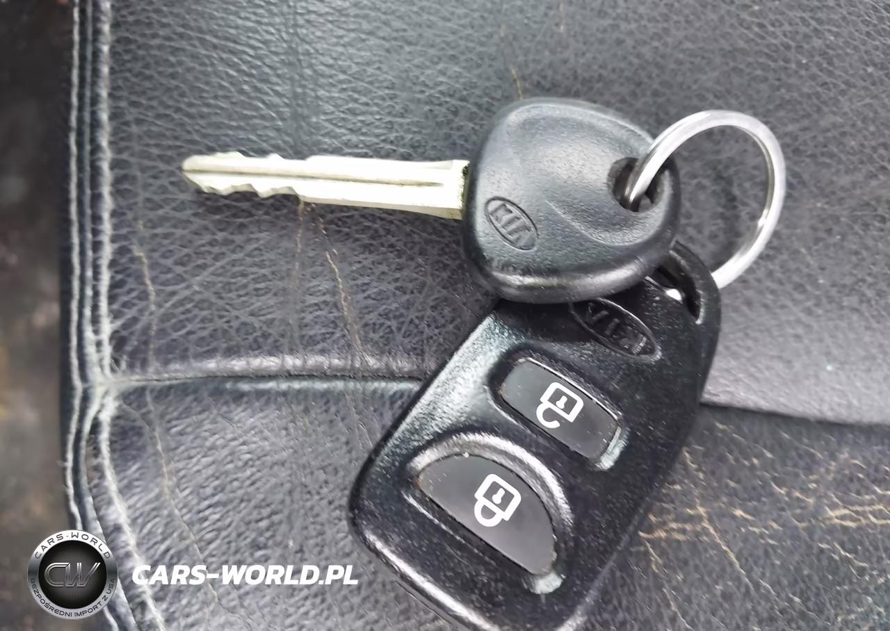 2010 Kia Soul + VIN:KNDJT2A22A7128143 - 11