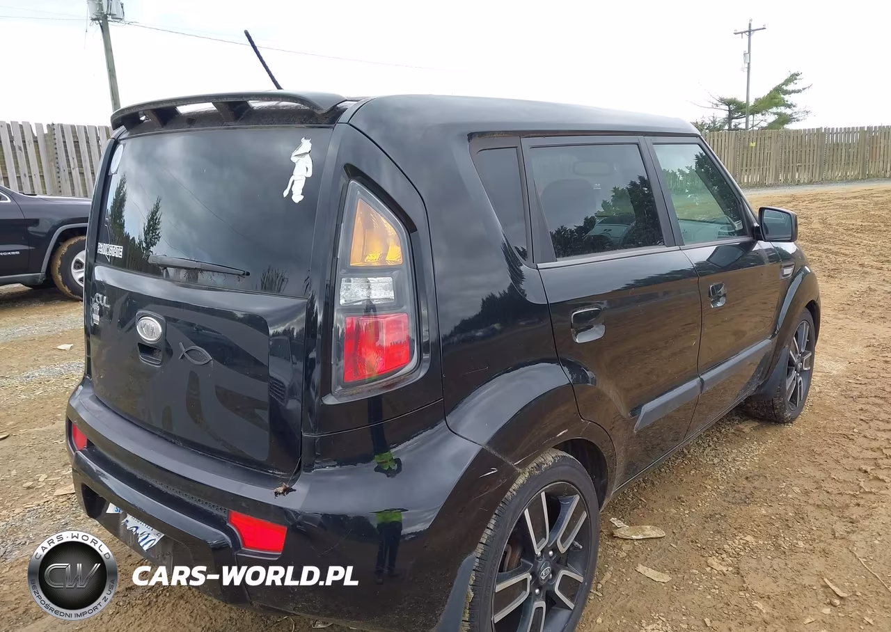 2010 Kia Soul + VIN:KNDJT2A22A7128143 - 4