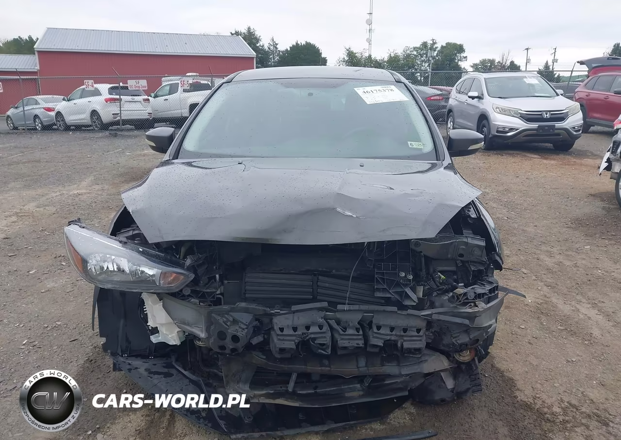 2016 Ford Focus Se VIN:1FADP3K24GL302936 - 13