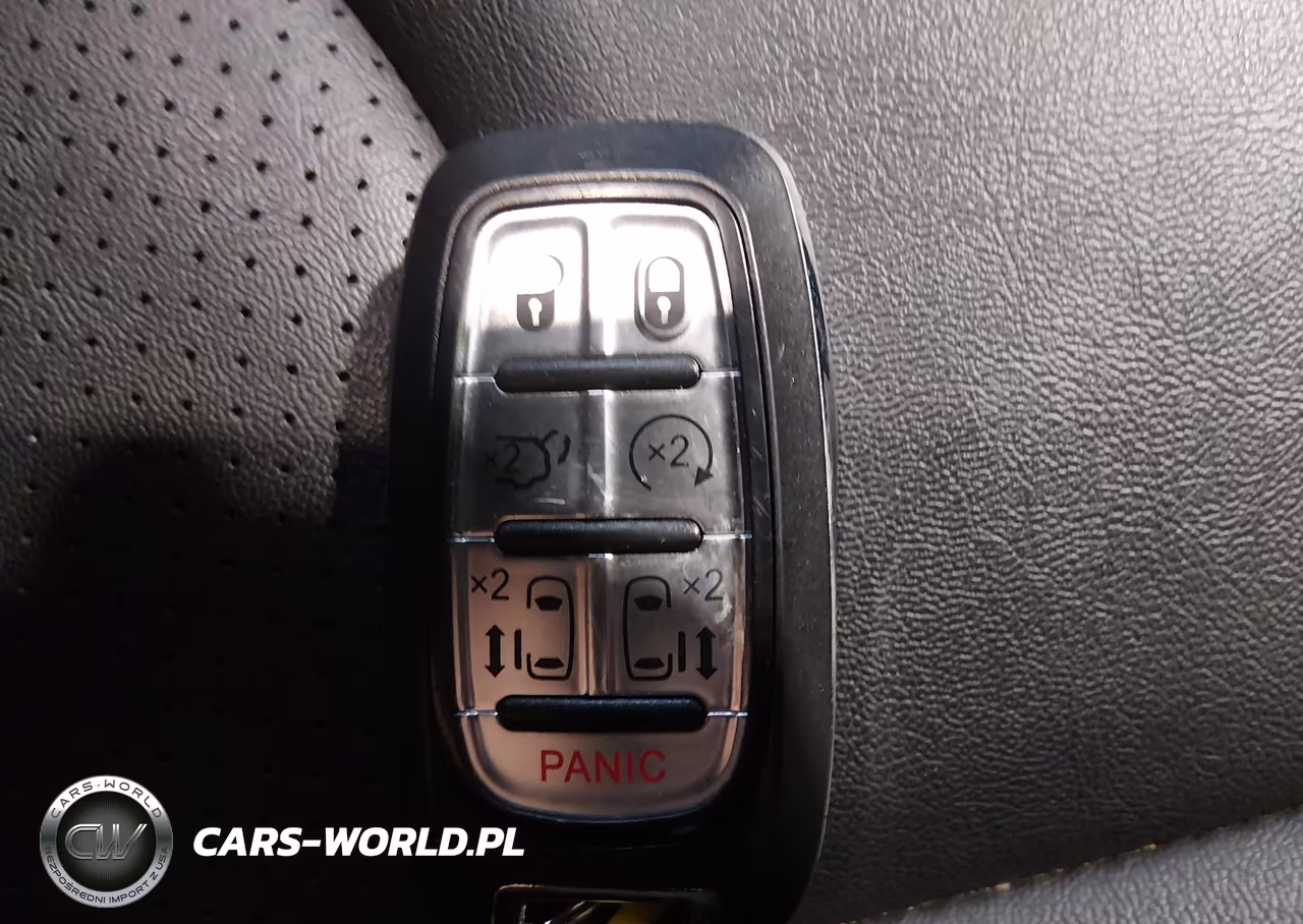 2025 Chrysler Pacifica Select VIN:2C4RC1BG2SR568015 - 11