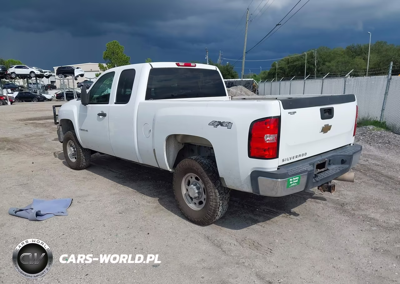 2007 Chevrolet Silverado 2500Hd Work Truck VIN:1GCHK29647E598039 - 3