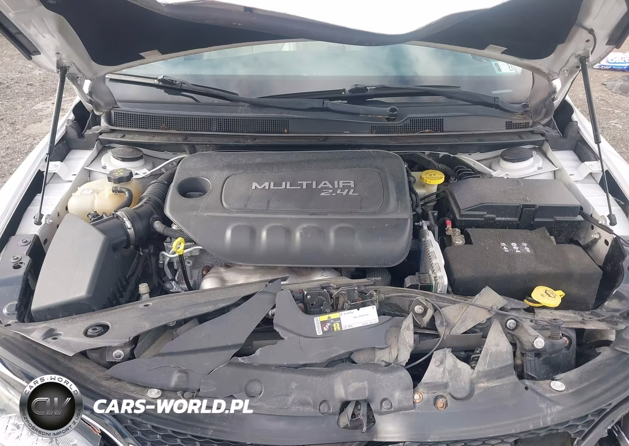 2015 Chrysler 200 C VIN:1C3CCCCBXFN652451 - 10