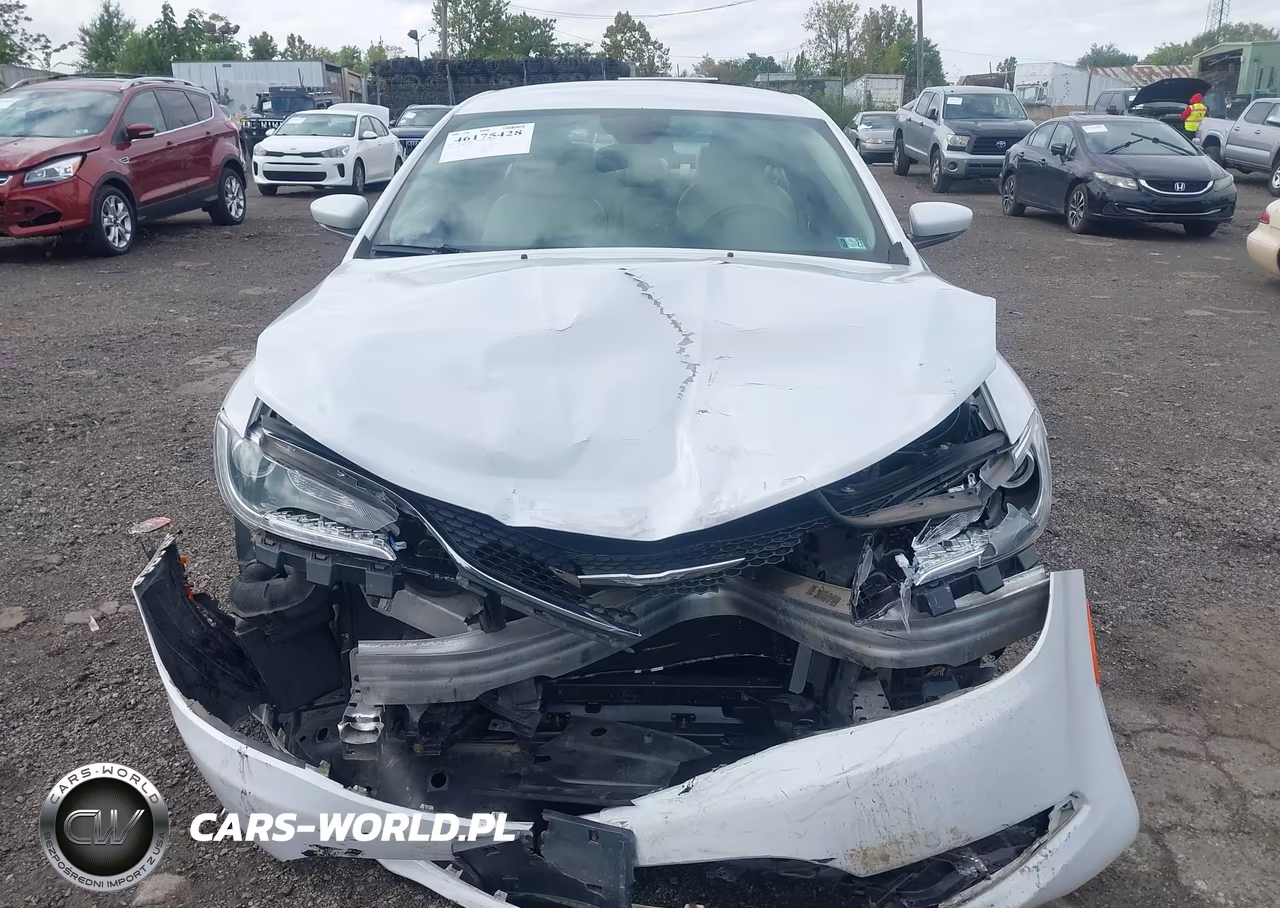 2015 Chrysler 200 C VIN:1C3CCCCBXFN652451 - 12