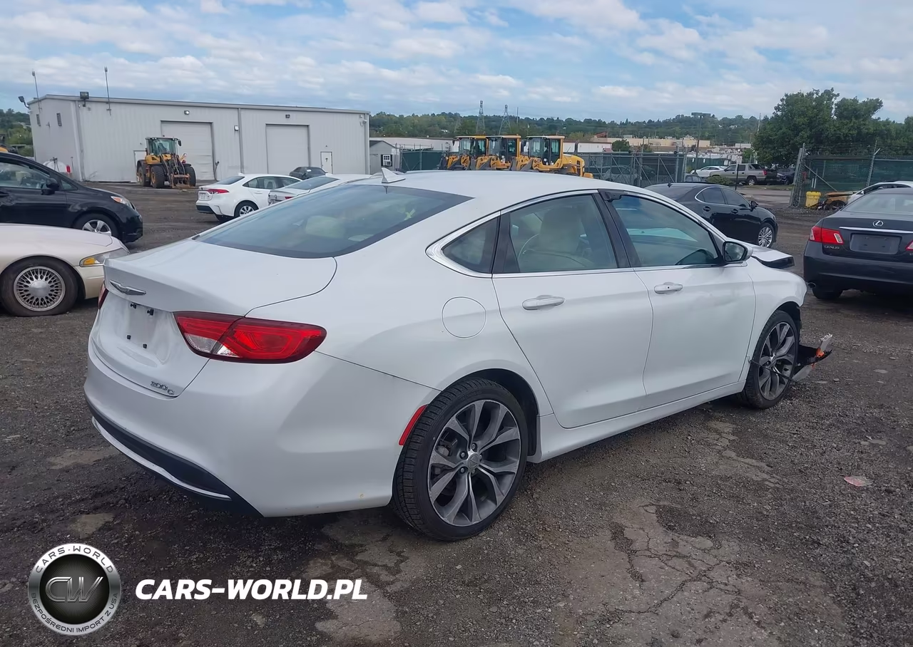 2015 Chrysler 200 C VIN:1C3CCCCBXFN652451 - 4