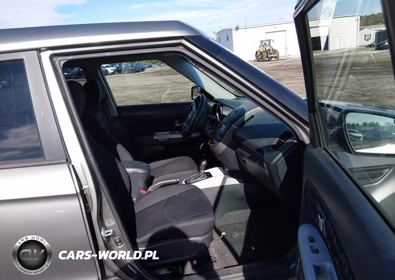 2012 Kia Soul + VIN:KNDJT2A66C7353400 - 5