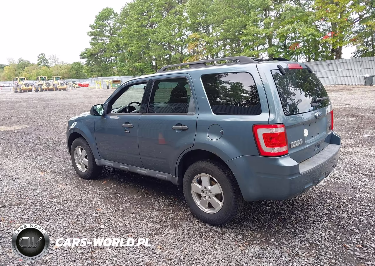 2011 Ford Escape Xlt VIN:1FMCU0D74BKC27705 - 3