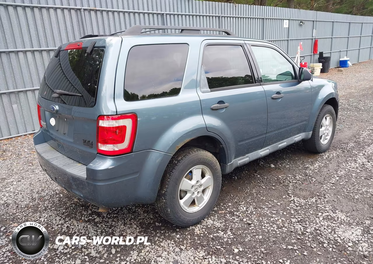 2011 Ford Escape Xlt VIN:1FMCU0D74BKC27705 - 4