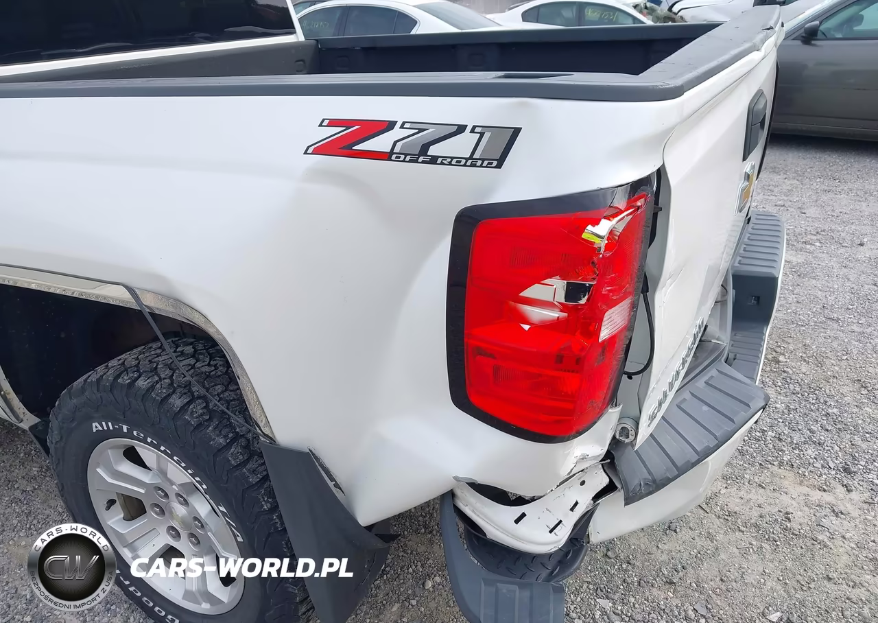 2018 Chevrolet Silverado 1500 2Lt VIN:3GCUKREH2JG217688 - 12