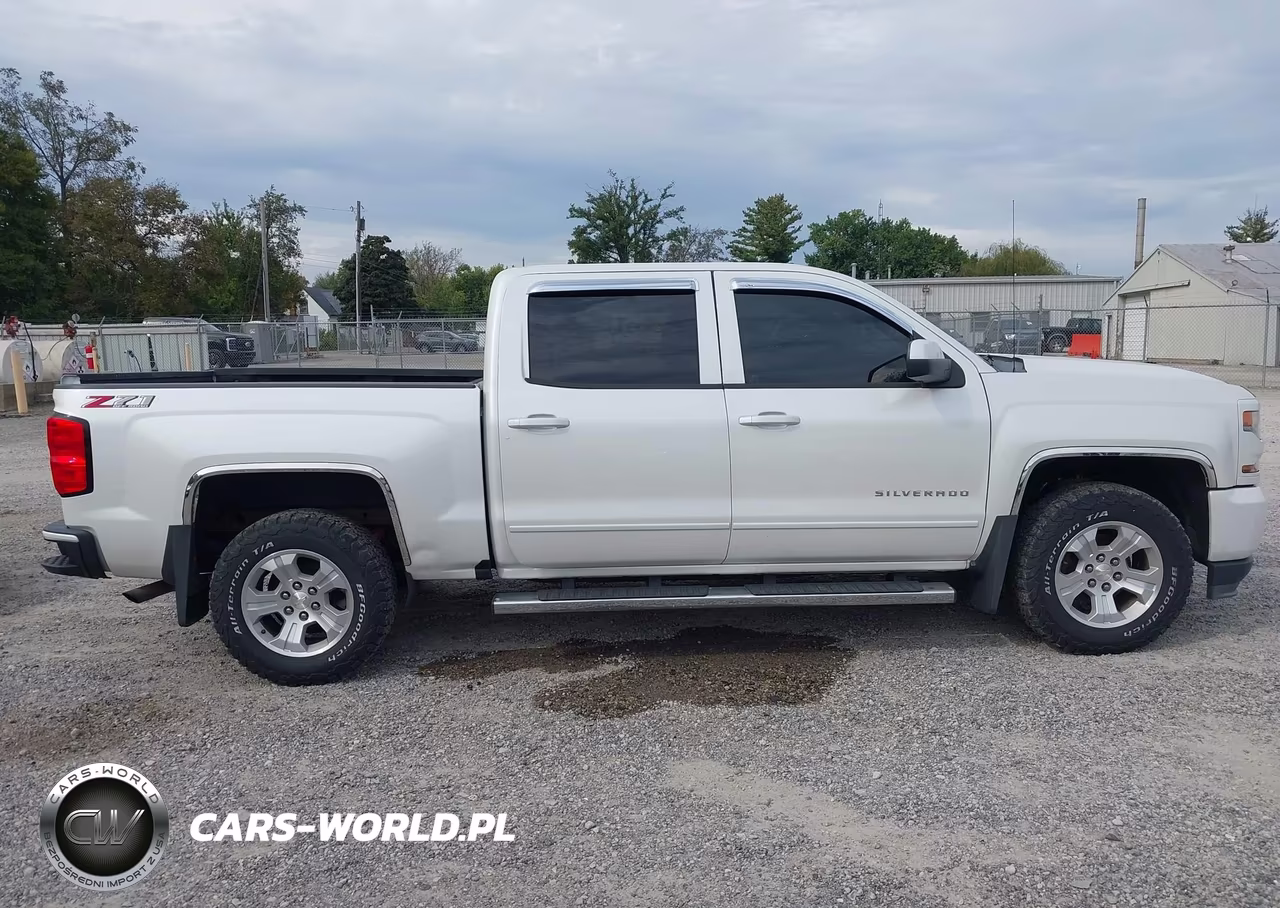 2018 Chevrolet Silverado 1500 2Lt VIN:3GCUKREH2JG217688 - 14
