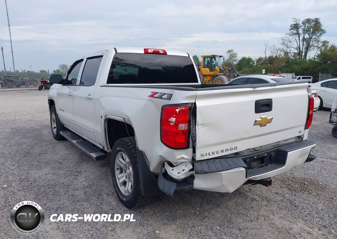 2018 Chevrolet Silverado 1500 2Lt VIN:3GCUKREH2JG217688 - 3