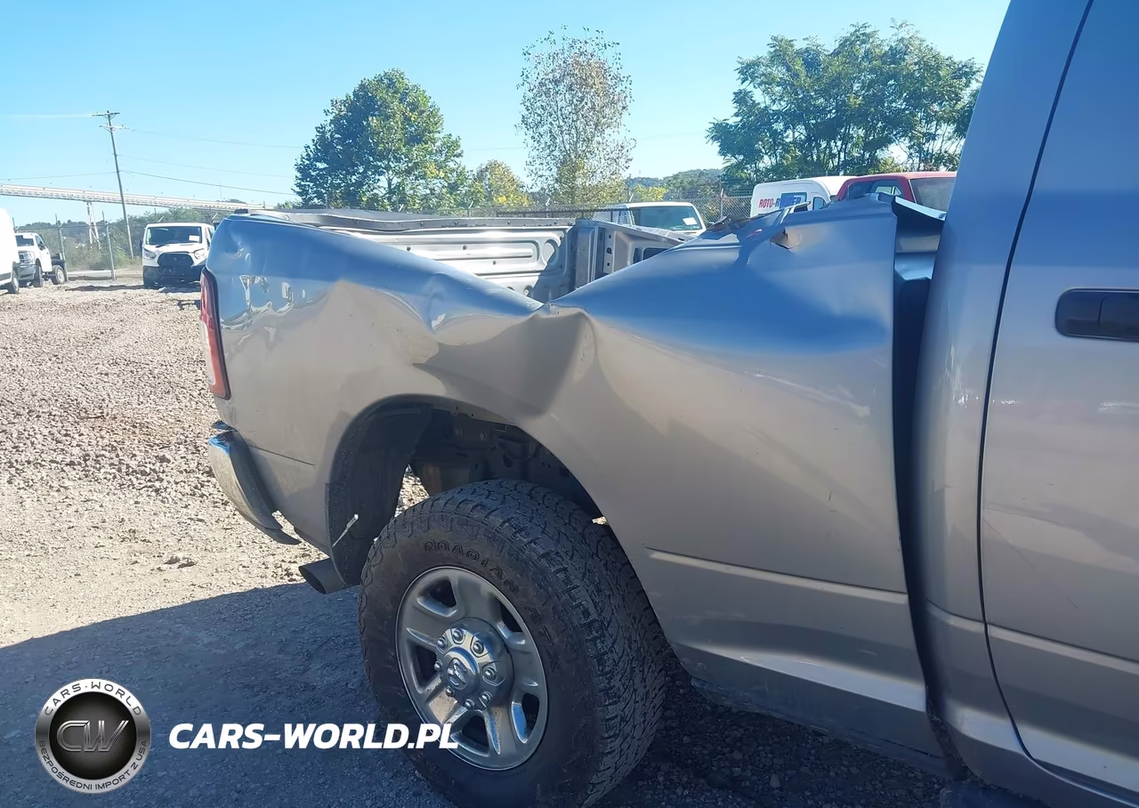 2023 Ram 2500 Tradesman 4X4 6'4 Box VIN:3C6UR5CL7PG538699 - 17