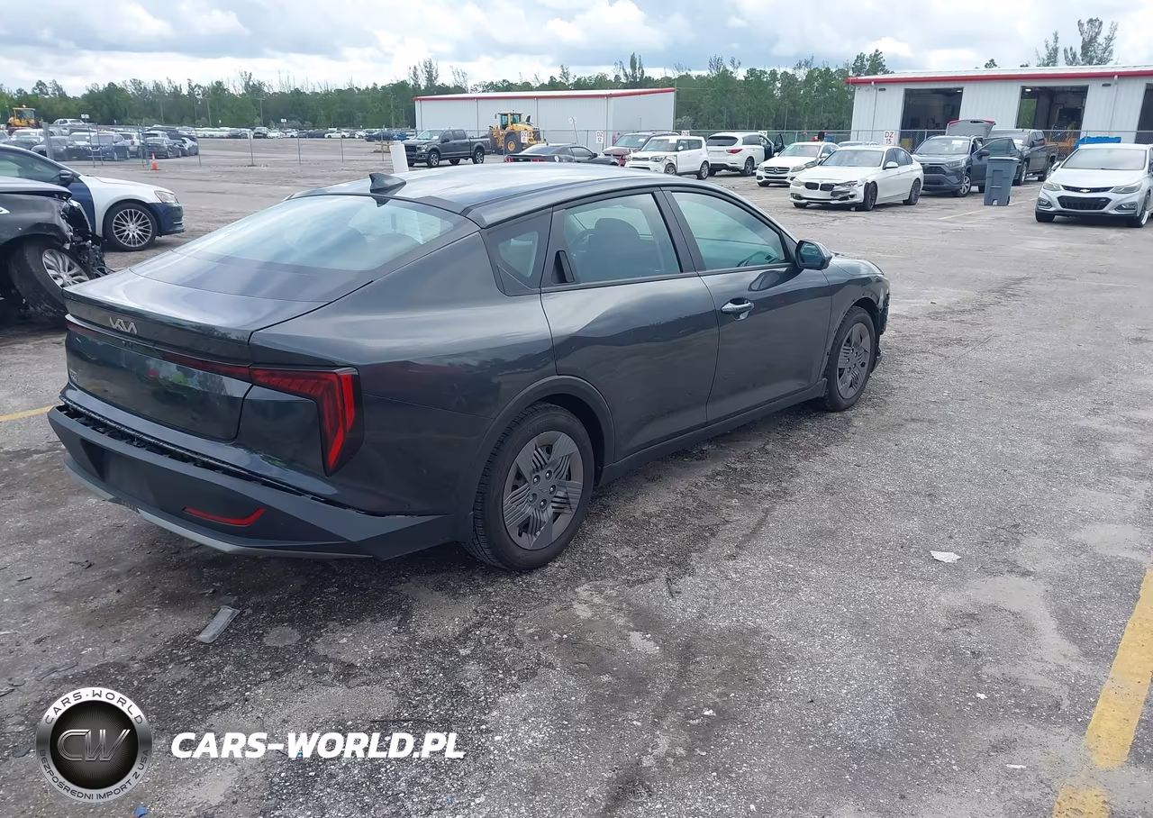 2025 Kia K4 Lx VIN:3KPFT4DE9SE040652 - 4