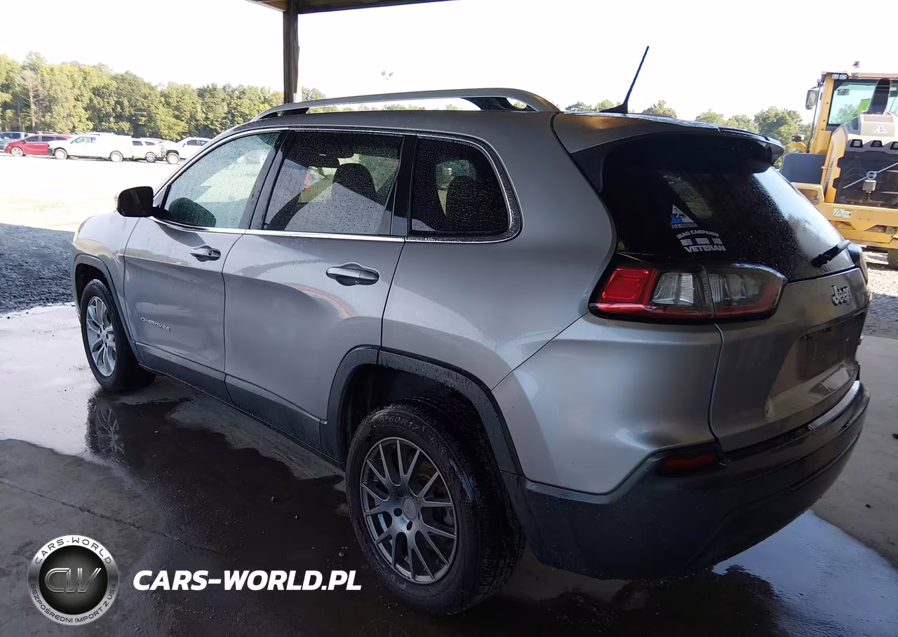 2019 Jeep Cherokee Latitude Fwd VIN:1C4PJLCB1KD241586 - 3