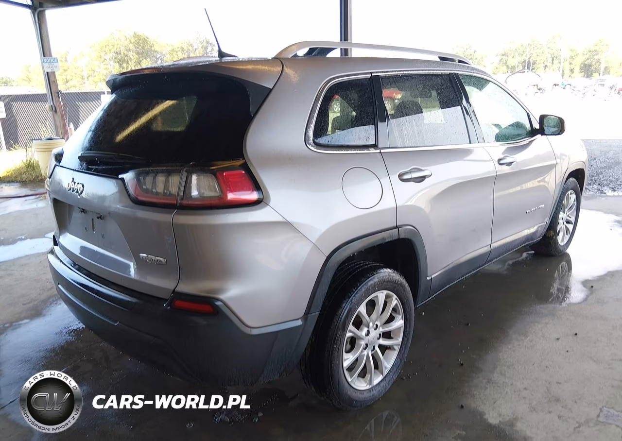 2019 Jeep Cherokee Latitude Fwd VIN:1C4PJLCB1KD241586 - 4