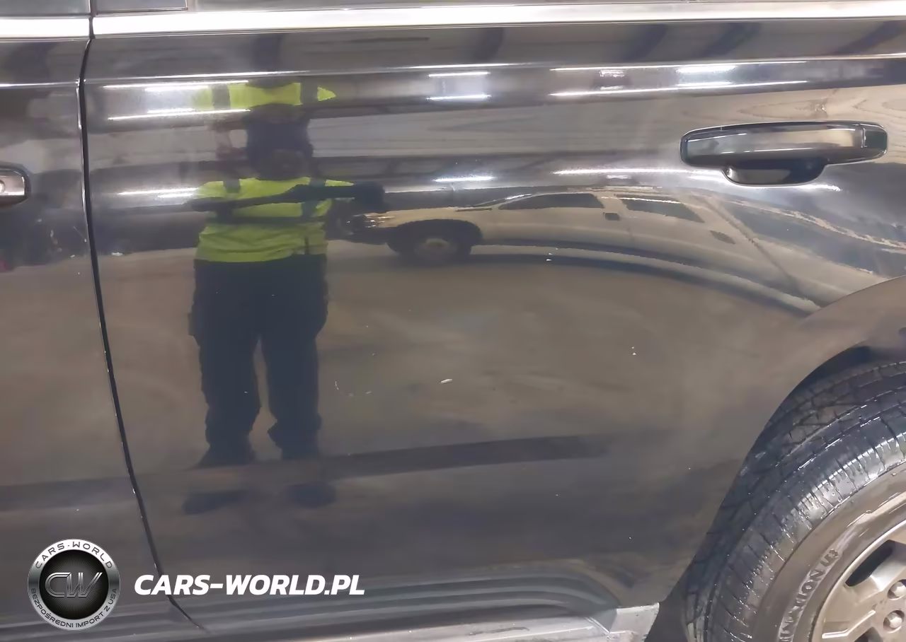 2018 Chevrolet Tahoe Ls VIN:1GNSKAEC7JR354470 - 13