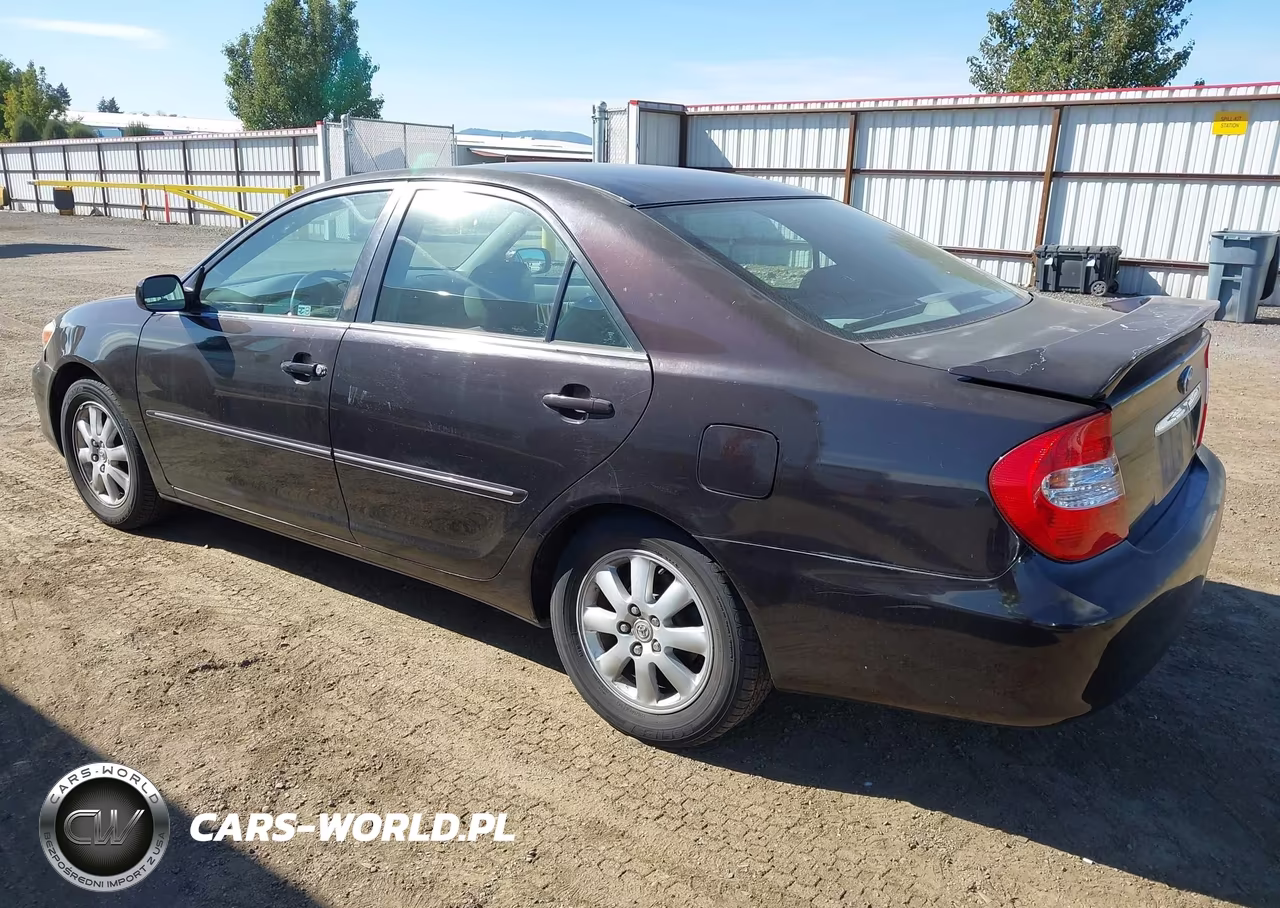 2003 Toyota Camry Xle VIN:4T1BE32KX3U710378 - 3