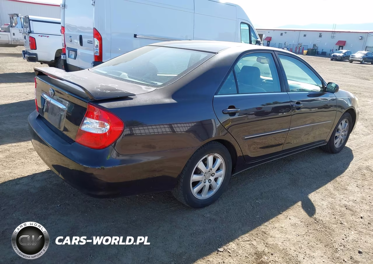 2003 Toyota Camry Xle VIN:4T1BE32KX3U710378 - 4