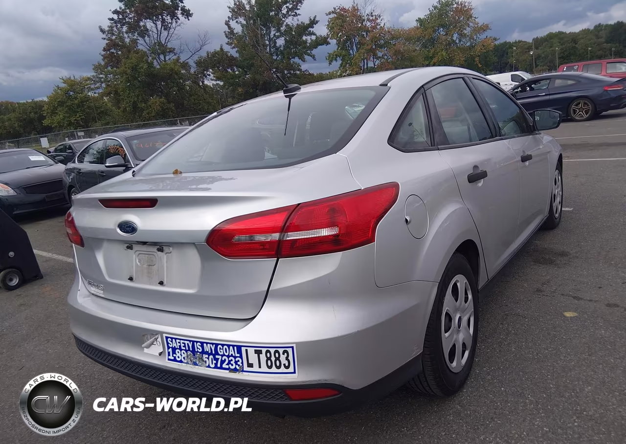 2016 Ford Focus S VIN:1FADP3E2XGL248232 - 12